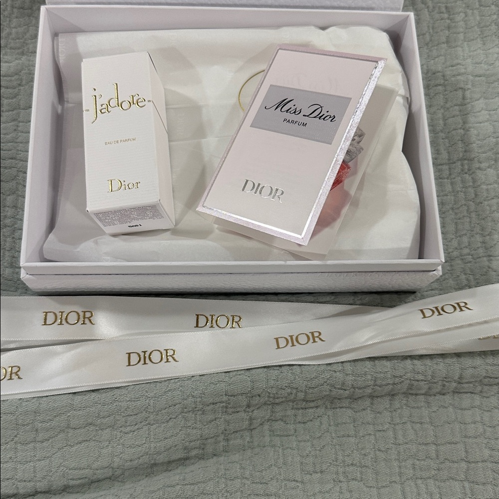 Dior Gift Box Envelope - Picture 4 of 7